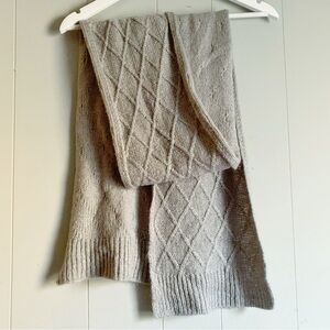 Soft Cashmere Gray Diamond Brocade Woven Scarf OS